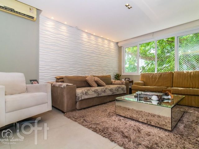 Apartamento com 132m², 3 dormitórios, 3 suítes, 1 vaga, Auxiliadora em Porto Alegre