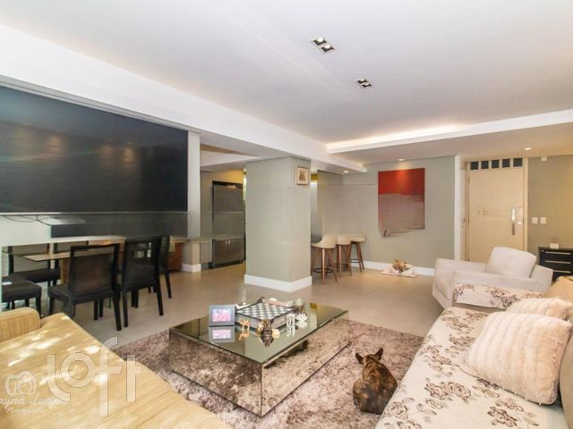 Apartamento com 132m², 3 dormitórios, 1 suíte, 1 vaga, Auxiliadora em Porto Alegre