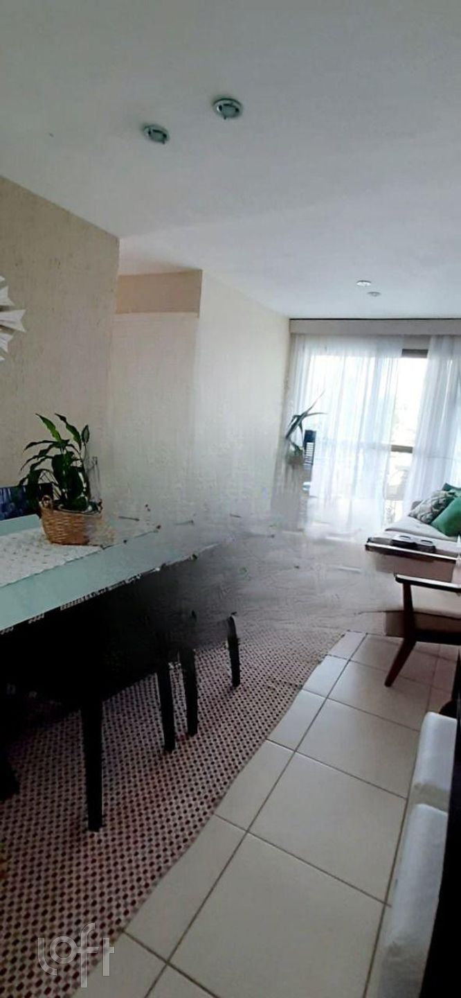 Apartamento à venda com 3 quartos, 96m² - Foto 2