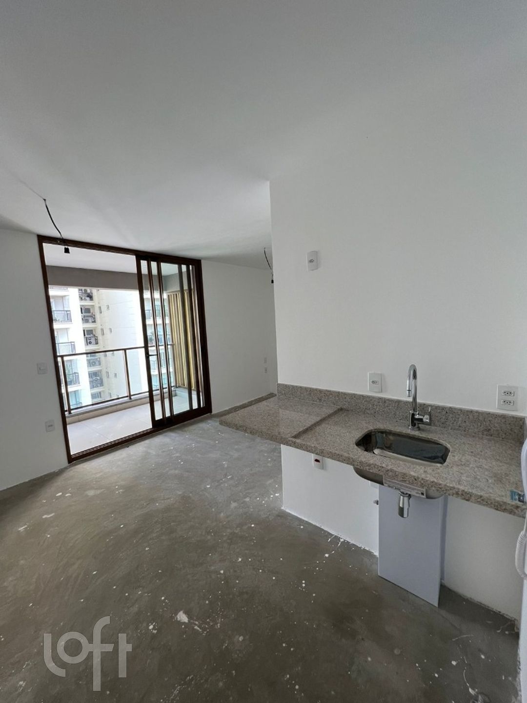 Apartamento à venda com 1 quarto, 27m² - Foto 1