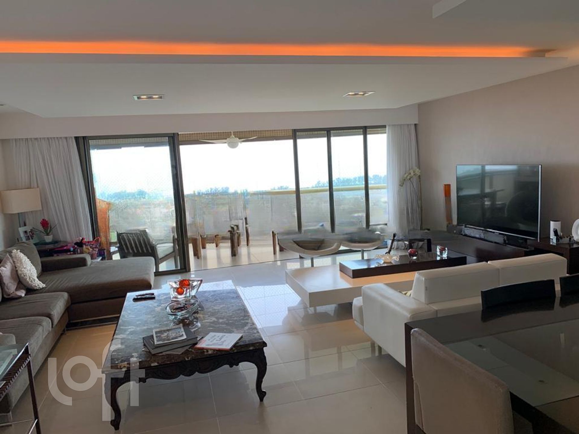 Apartamento à venda com 4 quartos, 268m² - Foto 1