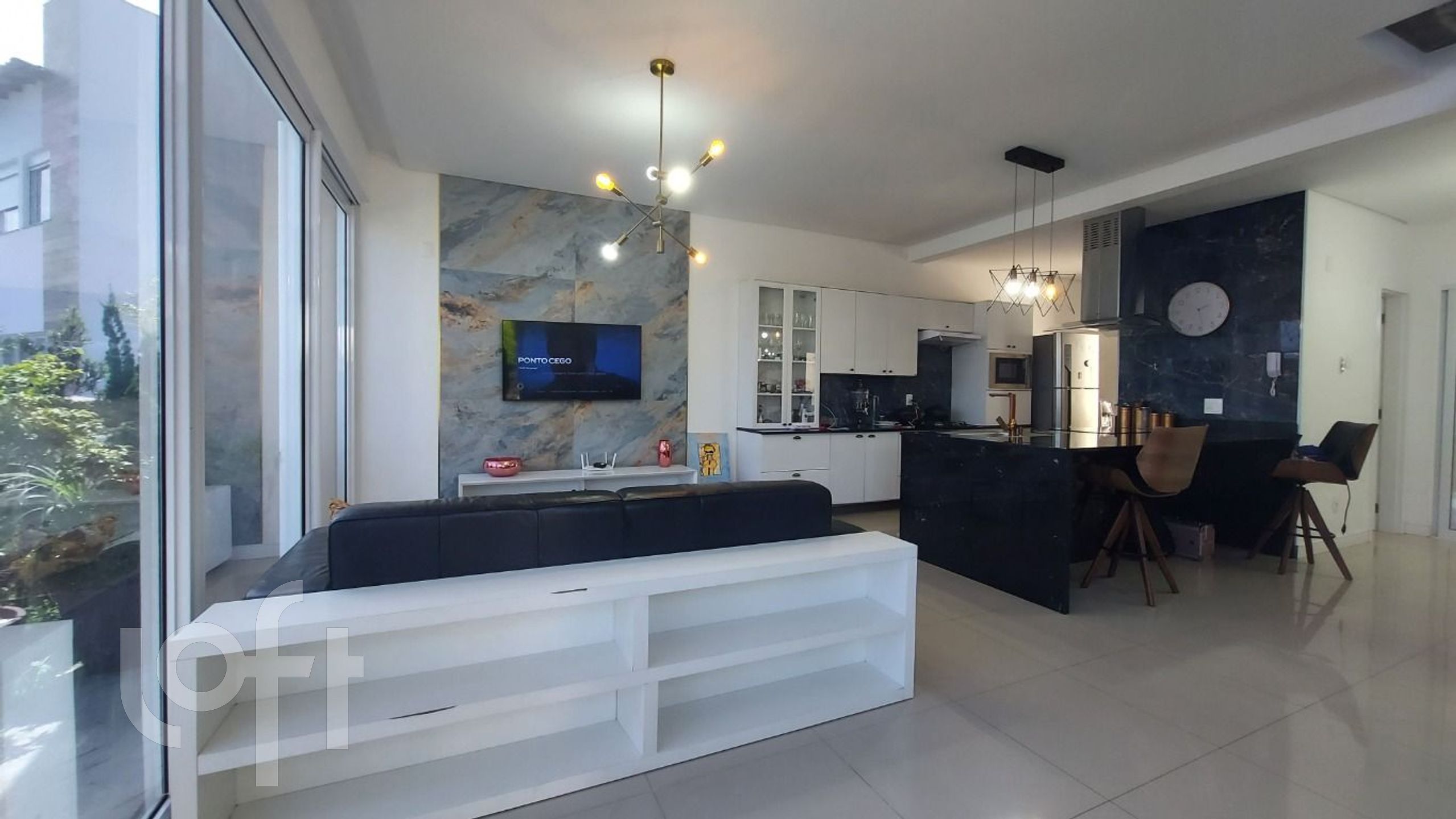 Casa à venda em Barra com 240 m², 3 quartos, 1 suíte, 2 vagas