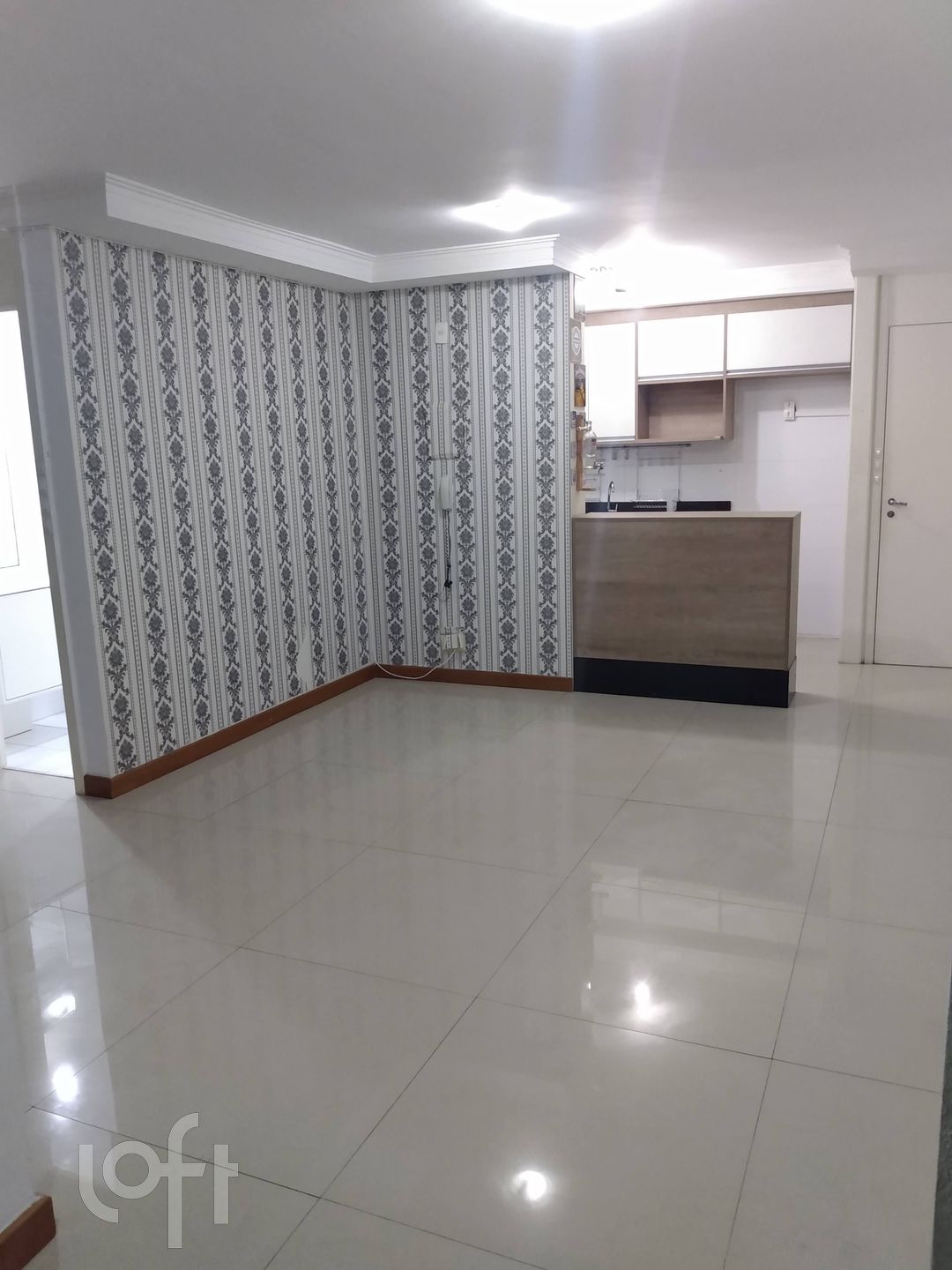 Apartamento à venda com 2 quartos, 70m² - Foto 1