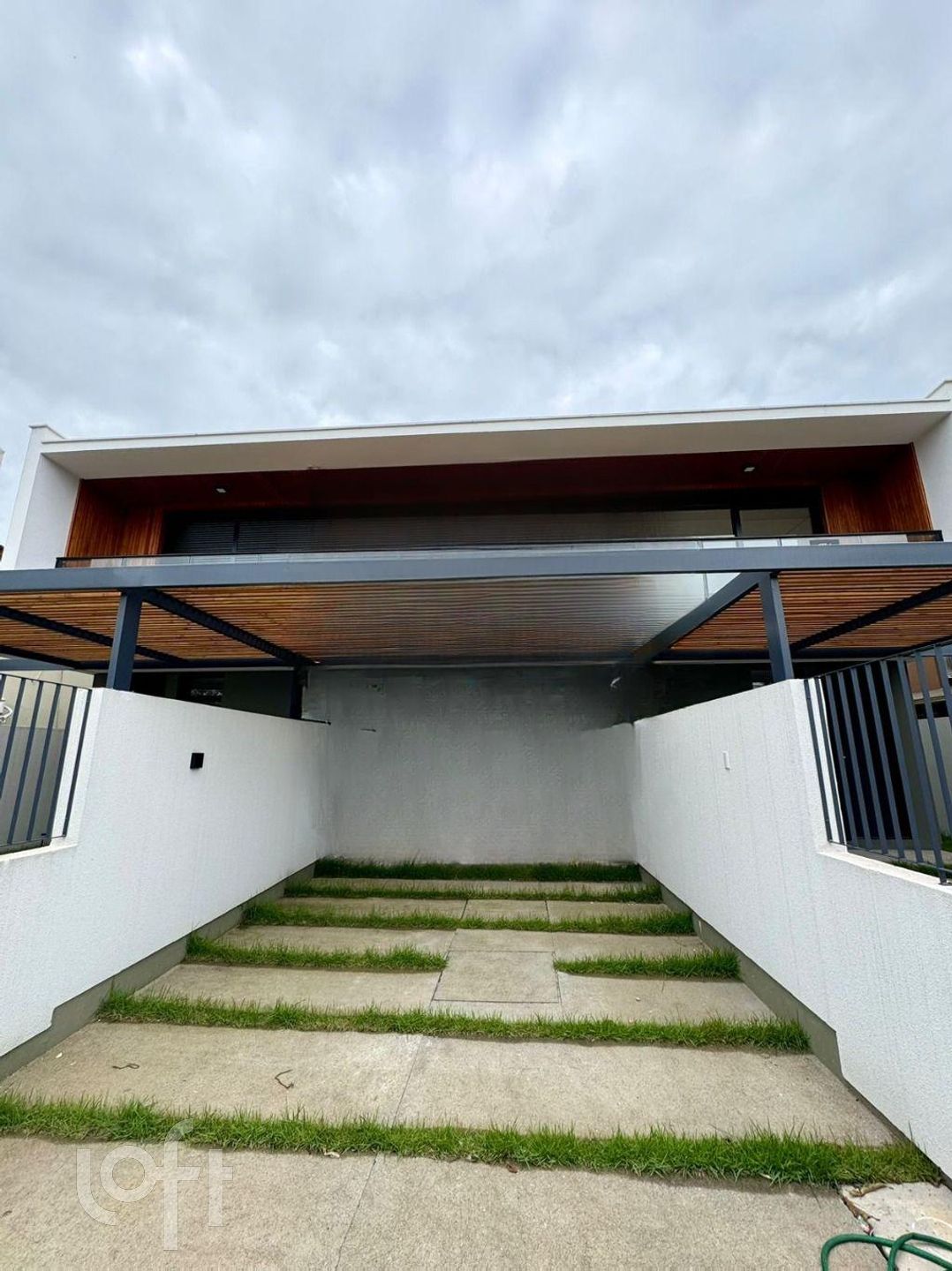 Casa Residencial com 121m², 3 quartos, 1 suíte, no bairro Campeche Central em Florianópolis