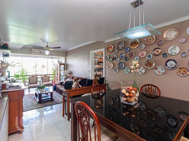 Apartamento com 109m², 3 dormitórios, 1 suíte, 2 vagas, Três Figueiras em Porto Alegre