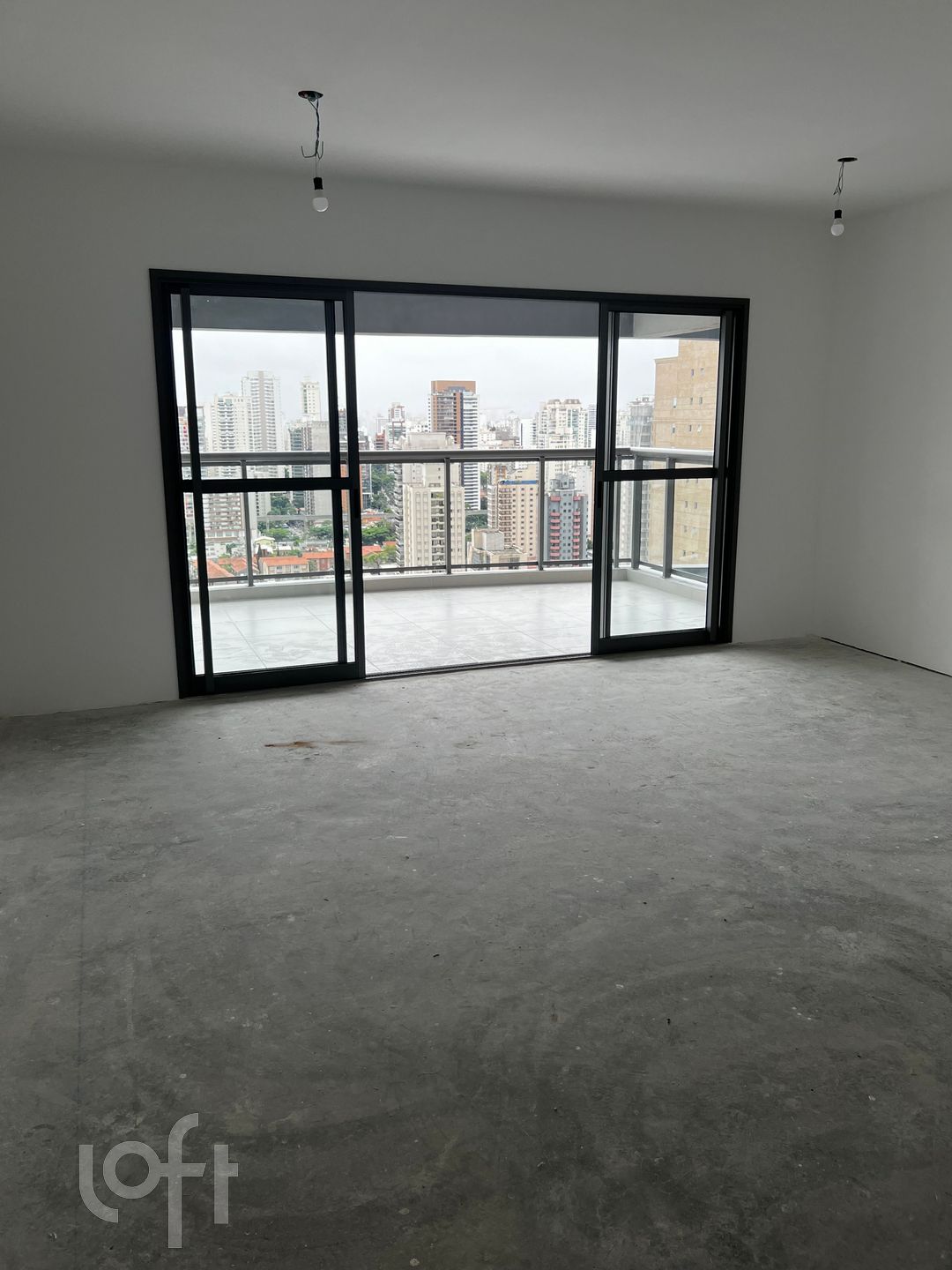 Apartamento à venda com 2 quartos, 81m² - Foto 1