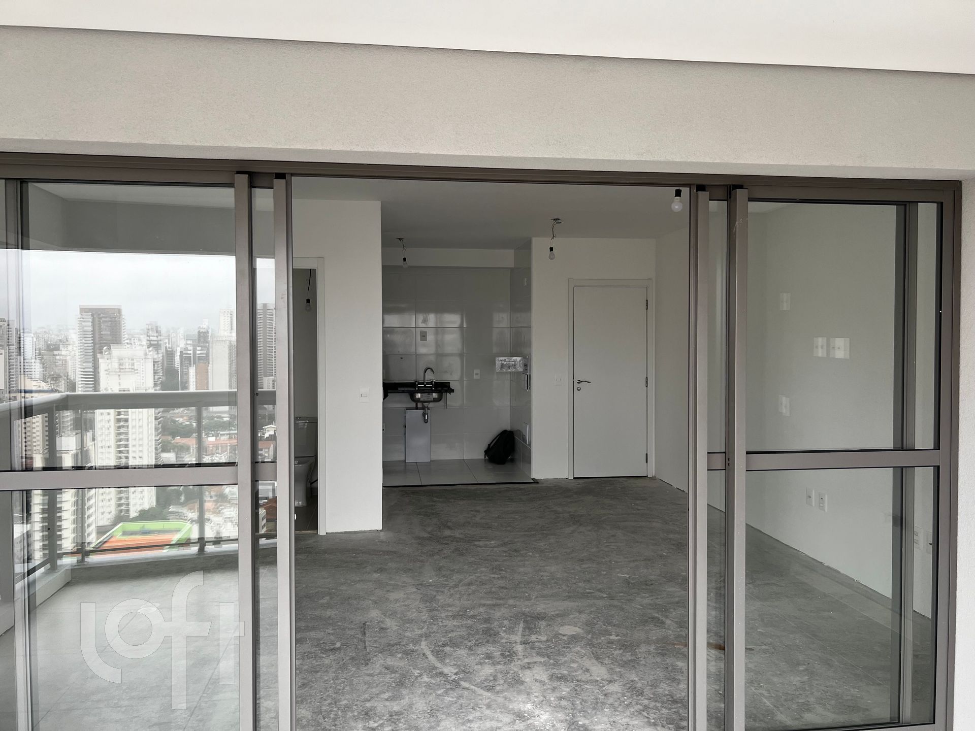 Apartamento à venda com 2 quartos, 81m² - Foto 3