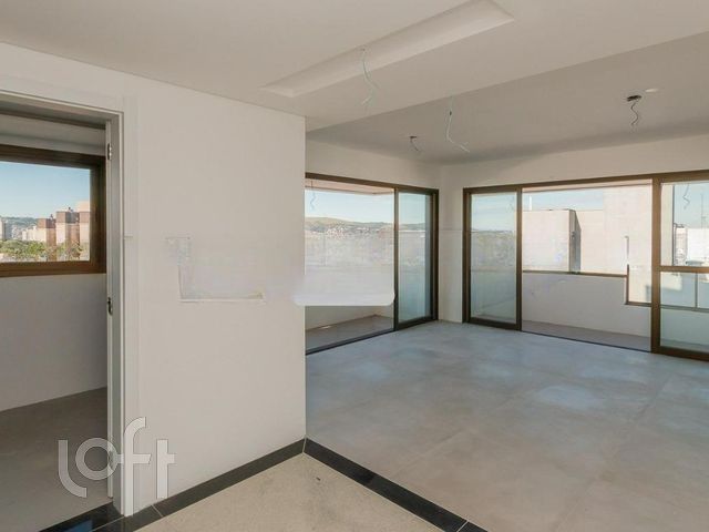 Apartamento com 119m², 3 dormitórios, 1 suíte, 2 vagas, Petrópolis em Porto Alegre