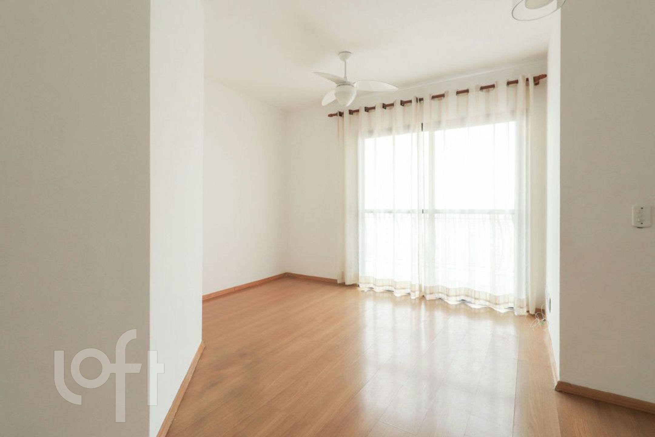 Apartamento à venda com 3 quartos, 70m² - Foto 2