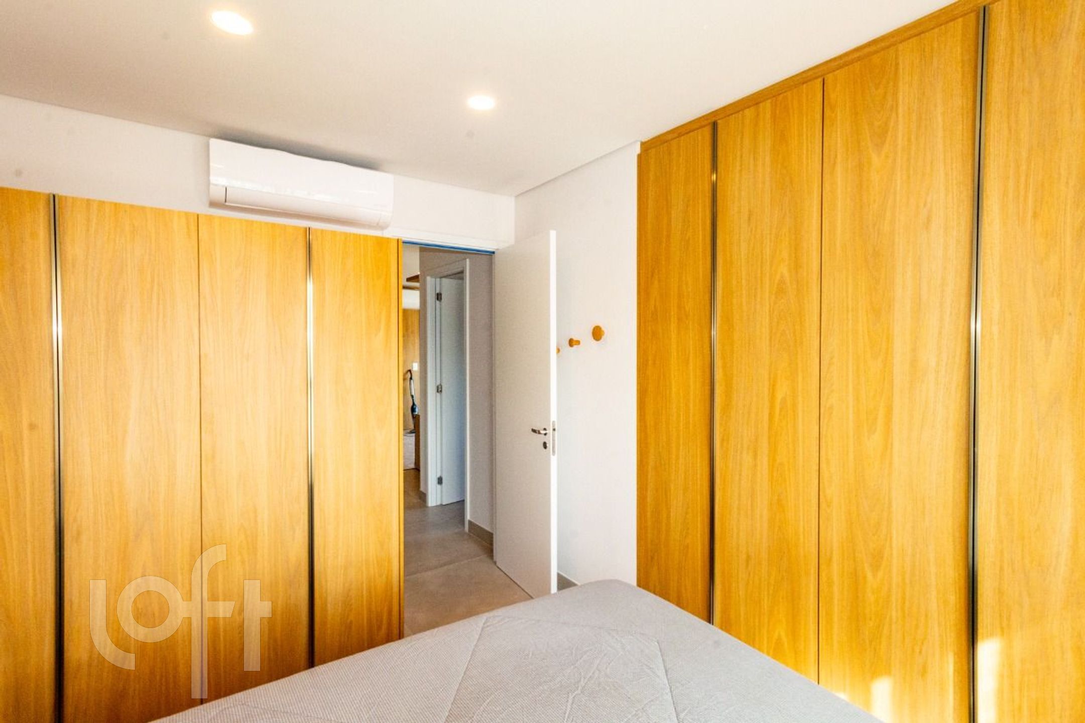 Apartamento à venda com 2 quartos, 70m² - Foto 15