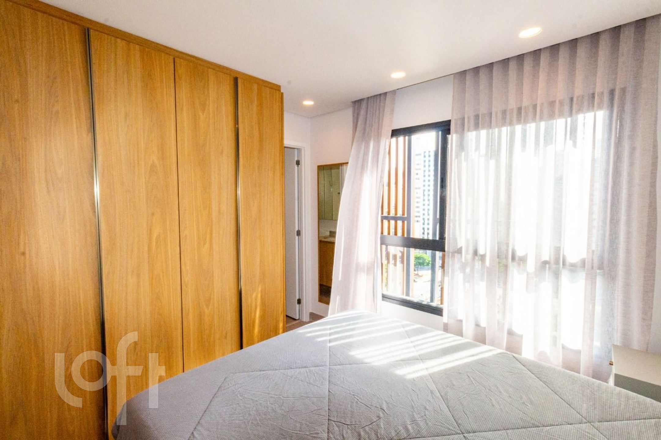 Apartamento à venda com 2 quartos, 70m² - Foto 13