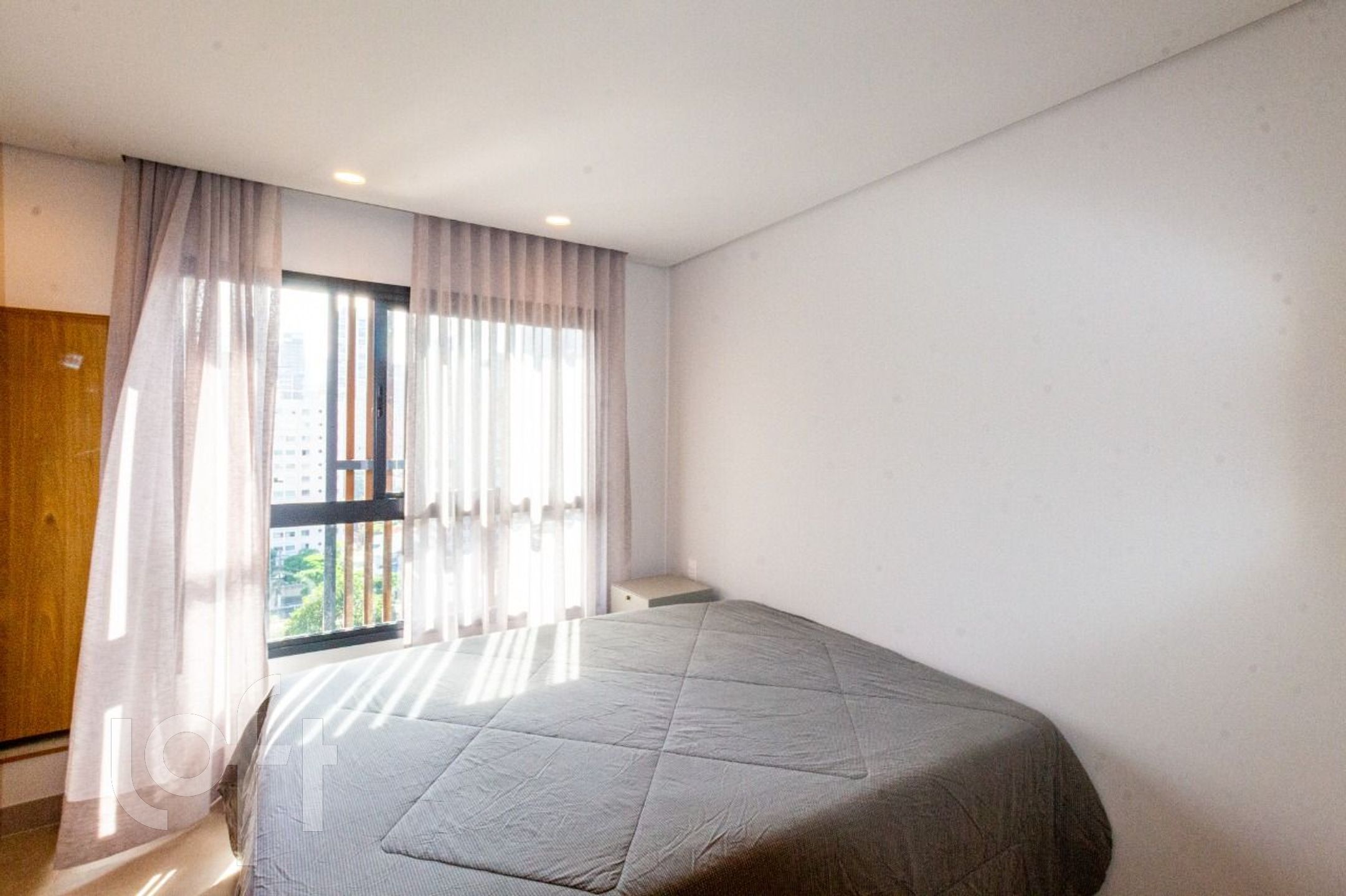 Apartamento à venda com 2 quartos, 70m² - Foto 12