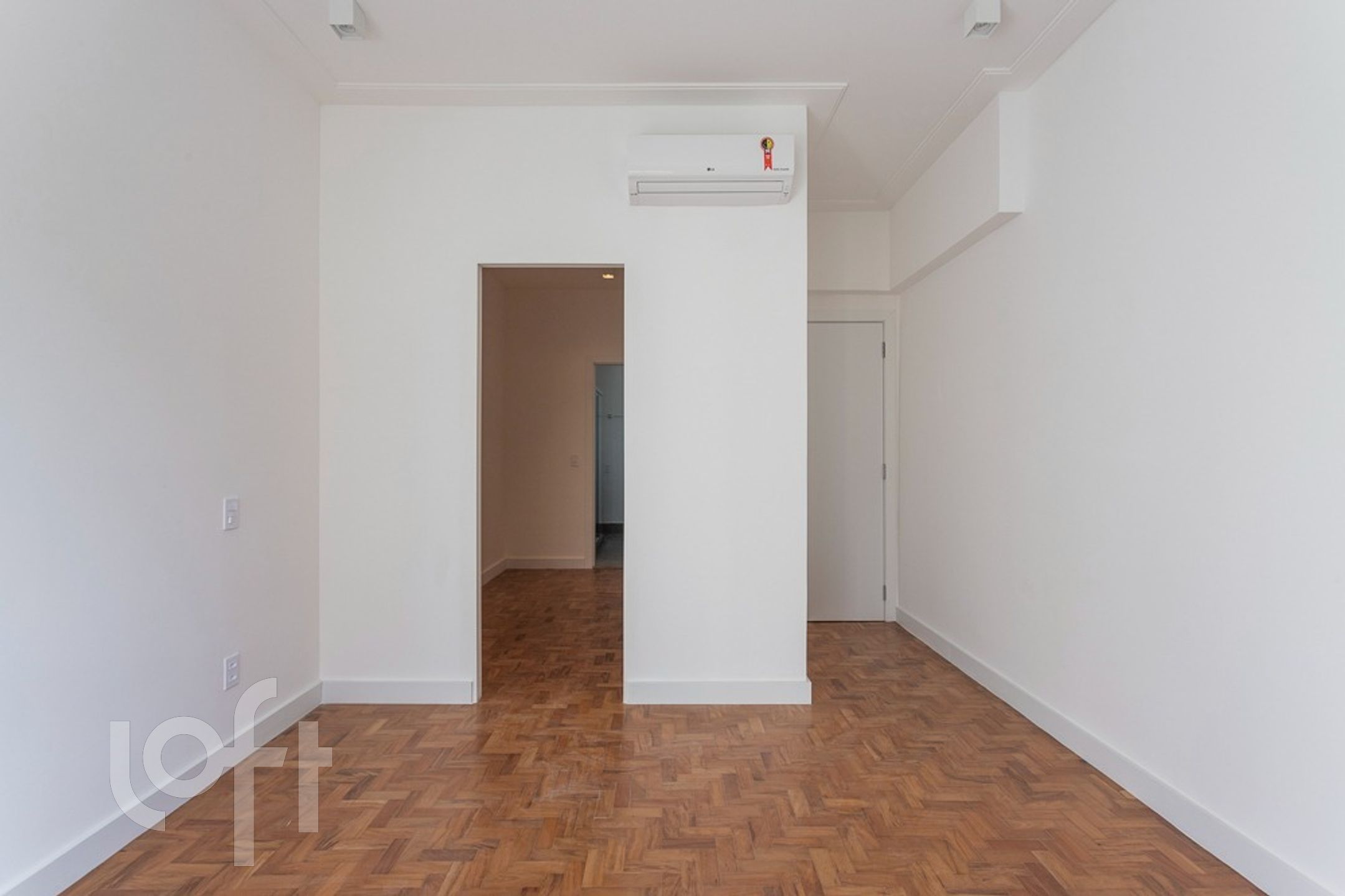 Apartamento à venda com 3 quartos, 209m² - Foto 11