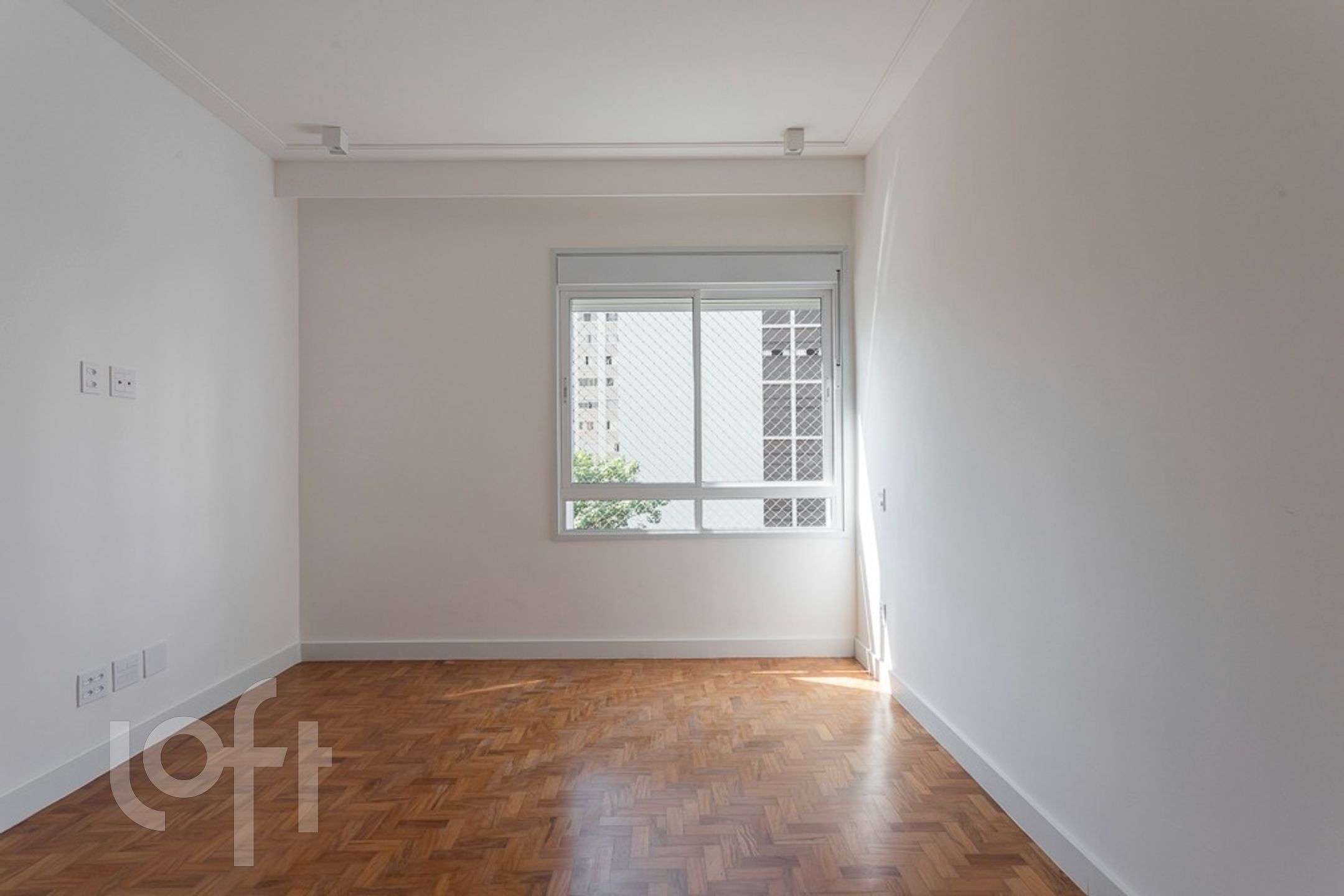 Apartamento à venda com 3 quartos, 209m² - Foto 3