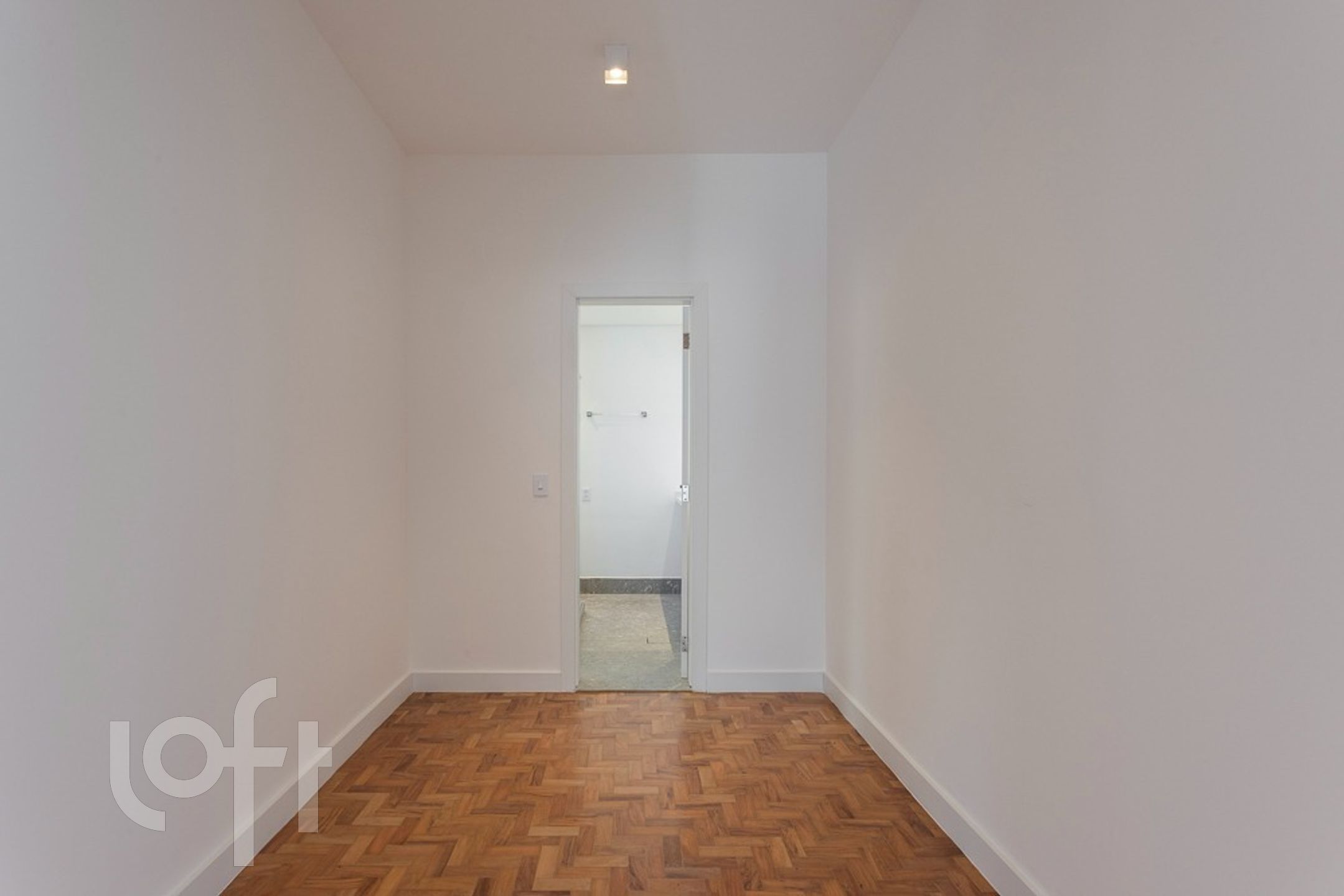 Apartamento à venda com 3 quartos, 209m² - Foto 4