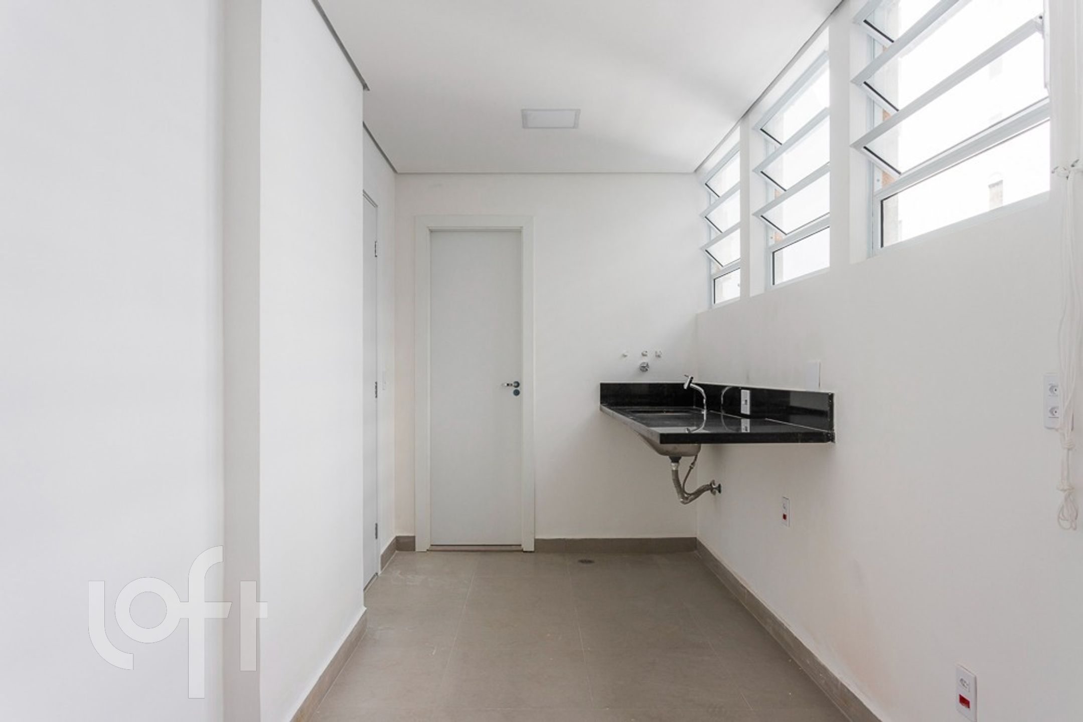 Apartamento à venda com 3 quartos, 209m² - Foto 2