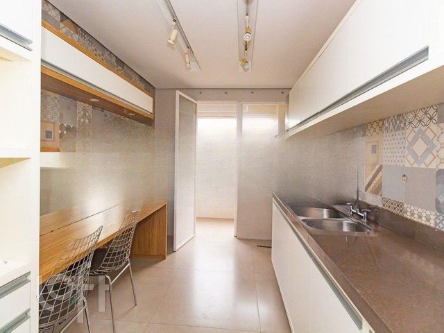 Apartamento com 115m², 3 dormitórios, 1 suíte, 1 vaga, Auxiliadora em Porto Alegre