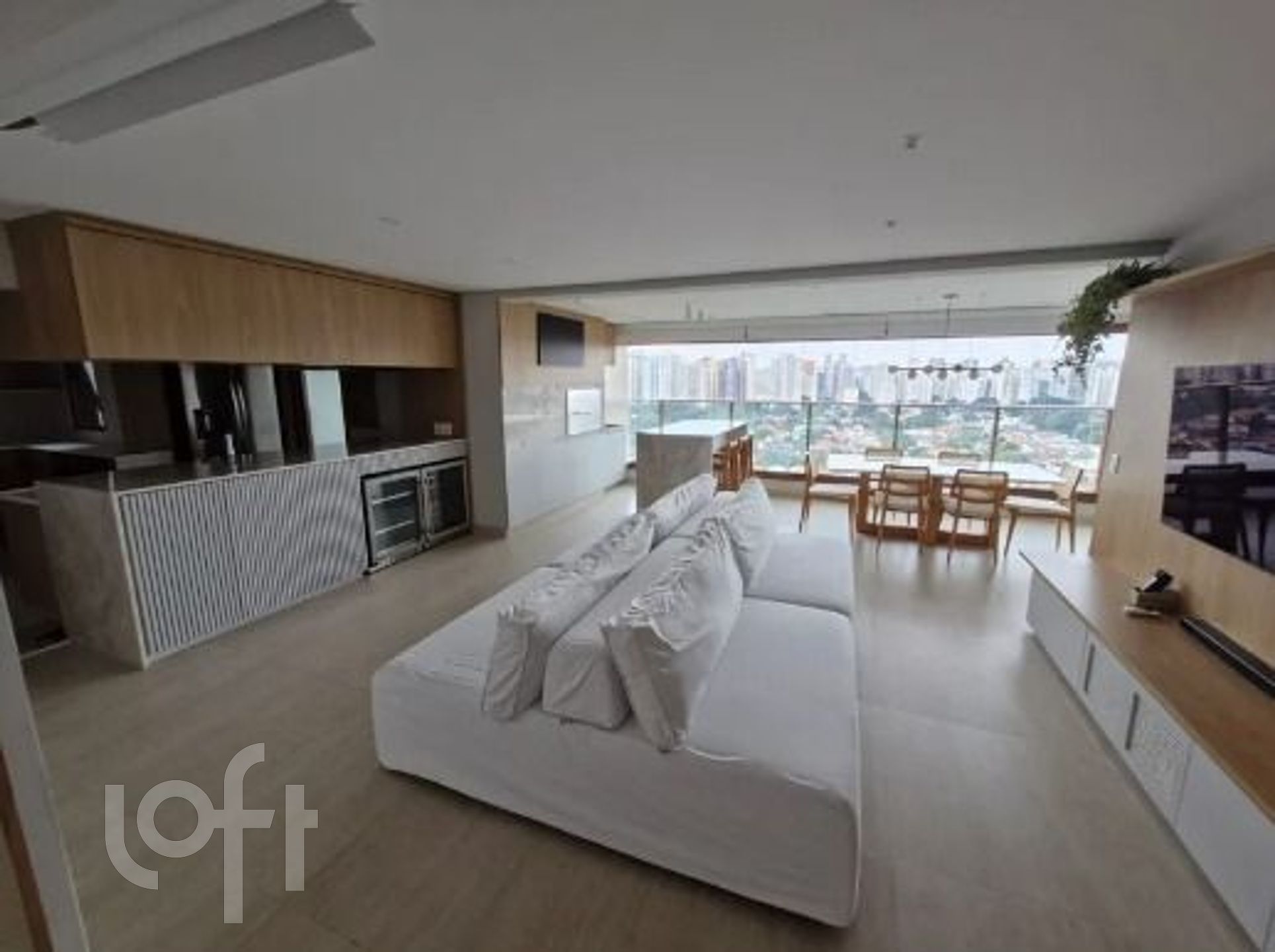 Apartamento à venda com 4 quartos, 145m² - Foto 1