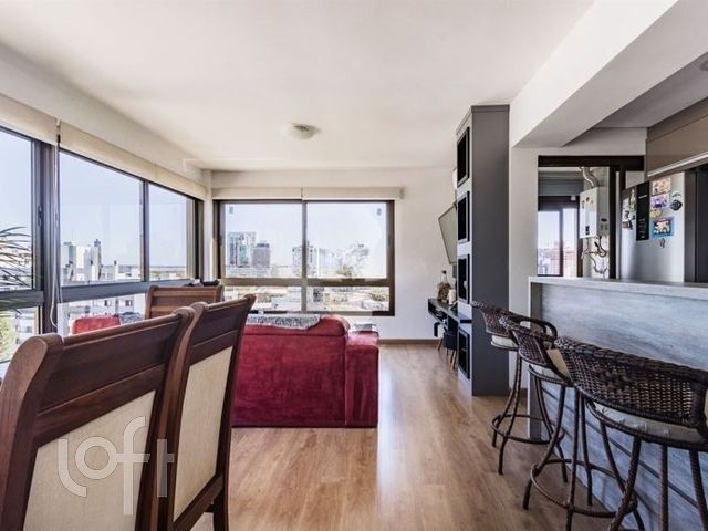 Apartamento com 90m², 3 dormitórios, 1 suíte, 2 vagas, Menino Deus em Porto Alegre