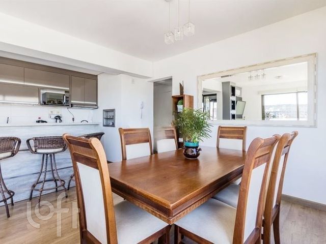 Apartamento com 90m², 3 dormitórios, 1 suíte, 2 vagas, Menino Deus em Porto Alegre