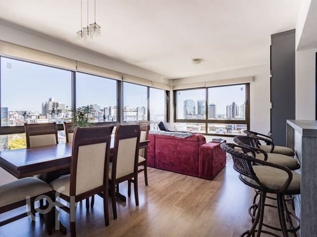 Apartamento com 90m², 3 dormitórios, 1 suíte, 2 vagas, Menino Deus em Porto Alegre