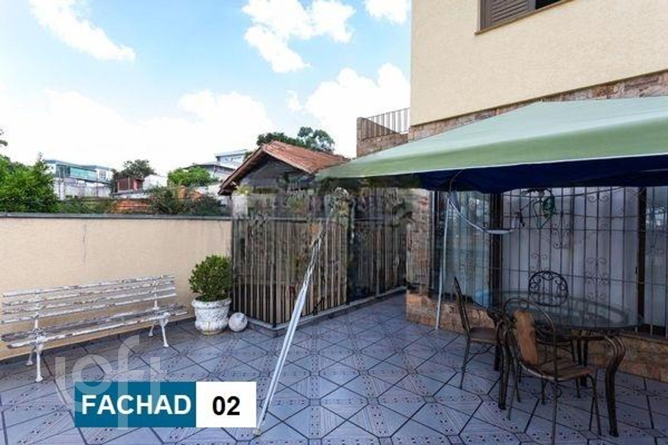 Casa à venda com 3 quartos, 235m² - Foto 1