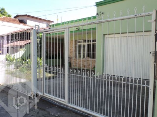 Casa com 330m², 3 dormitórios, 1 suíte, Menino Deus em Porto Alegre