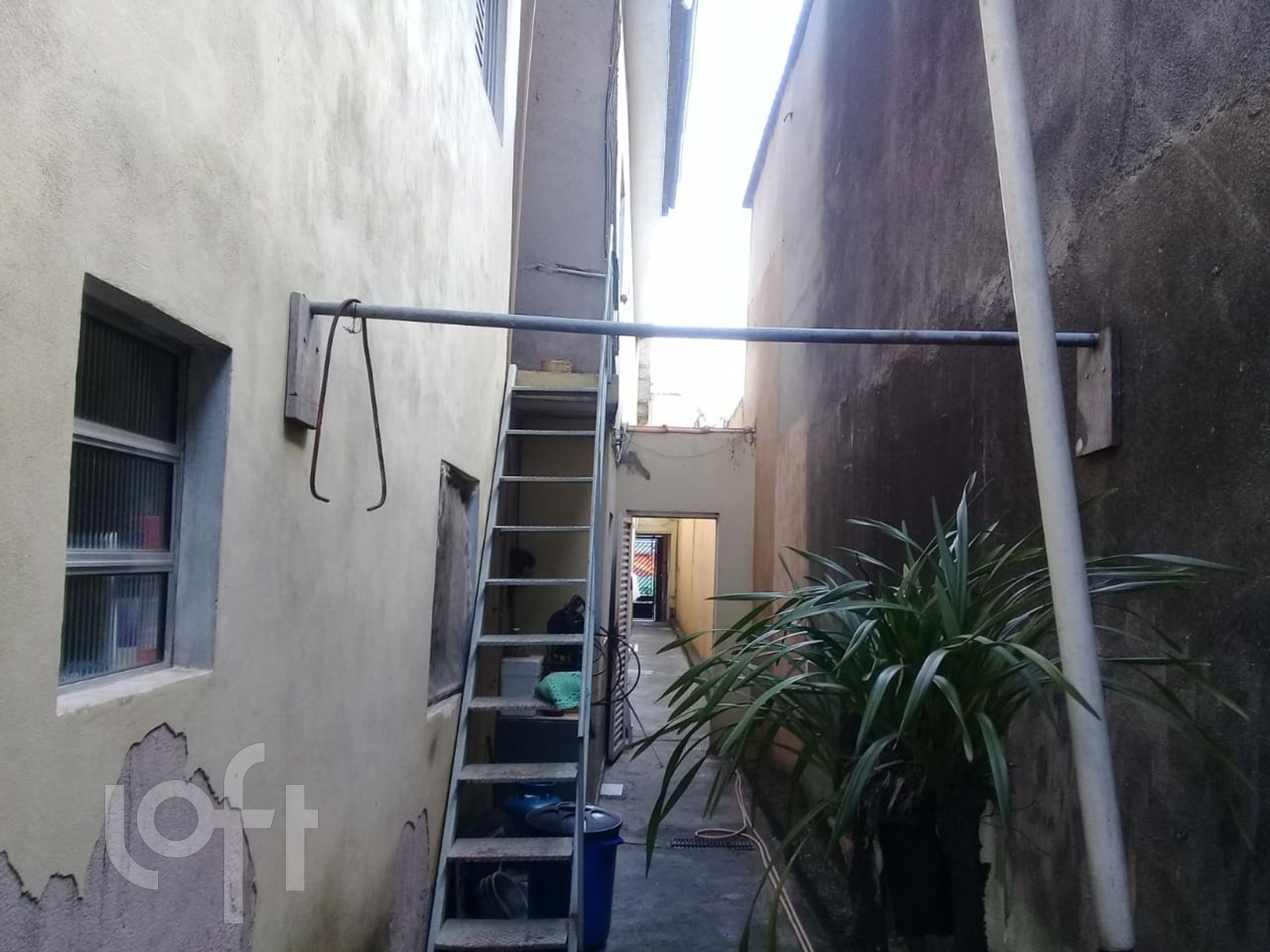 Casa à venda com 6 quartos, 240m² - Foto 3