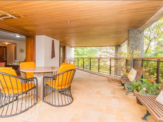 Apartamento com 579m², 3 dormitórios, 1 suíte, 3 vagas, Moinhos de Vento em Porto Alegre