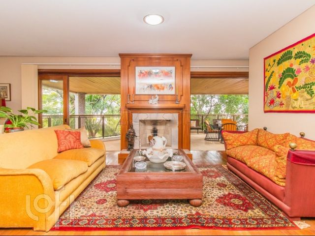 Apartamento com 579m², 3 dormitórios, 1 suíte, 3 vagas, Moinhos de Vento em Porto Alegre