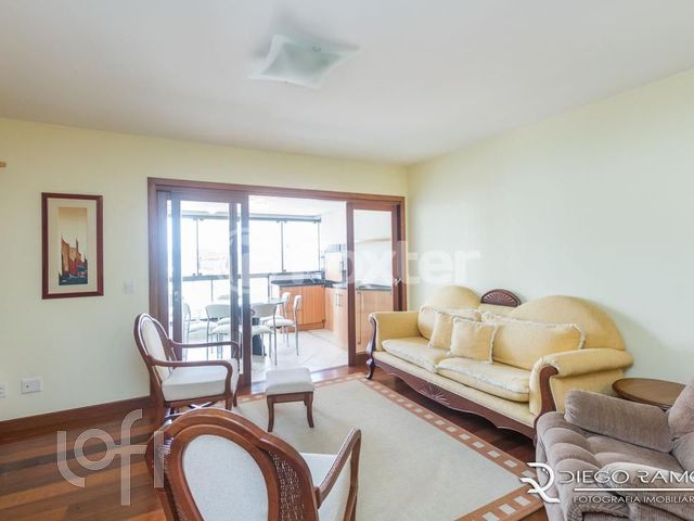 Apartamento com 138m², 3 dormitórios, 1 suíte, 2 vagas, Bela Vista em Porto Alegre