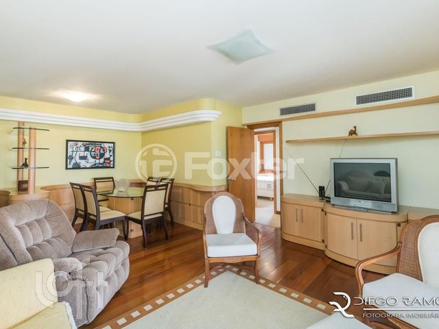 Apartamento com 138m², 3 dormitórios, 1 suíte, 2 vagas, Bela Vista em Porto Alegre