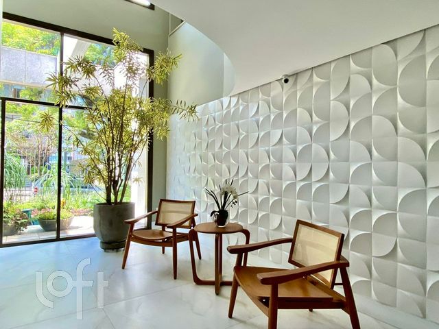 Apartamento com 125m², 3 dormitórios, 2 suítes, 3 vagas, Petrópolis em Porto Alegre