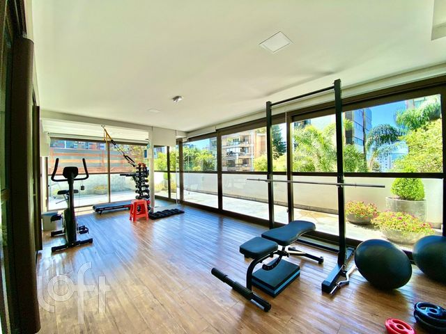 Apartamento com 125m², 3 dormitórios, 2 suítes, 3 vagas, Petrópolis em Porto Alegre