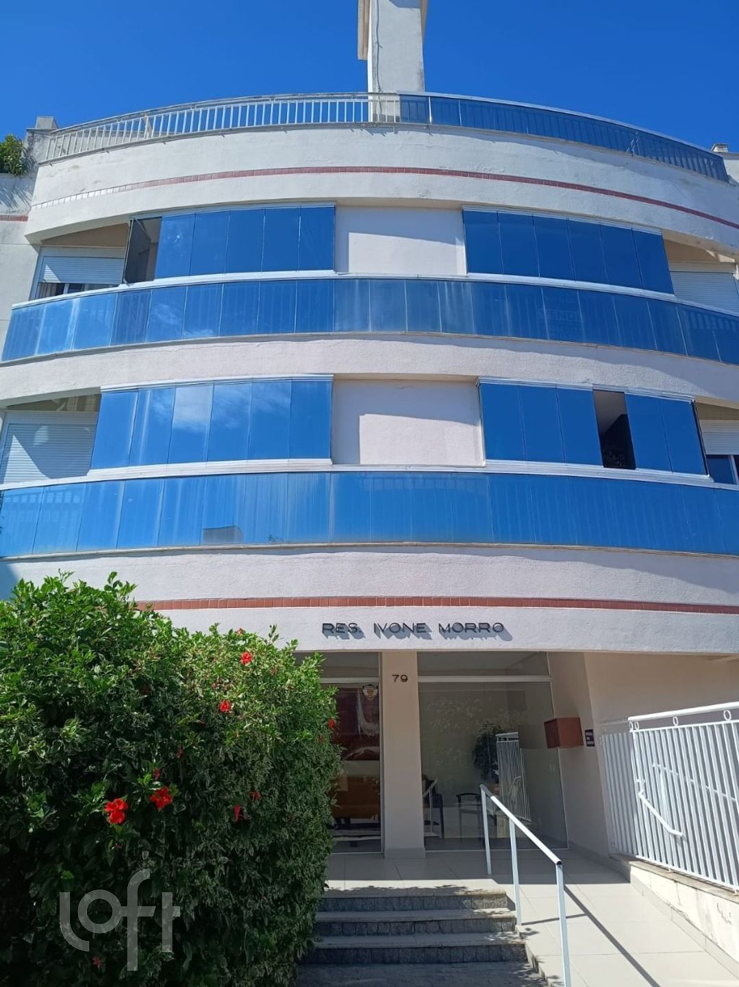 Apartamento à venda em Canasvieiras com 98 m², 3 quartos, 1 suíte, 2 vagas