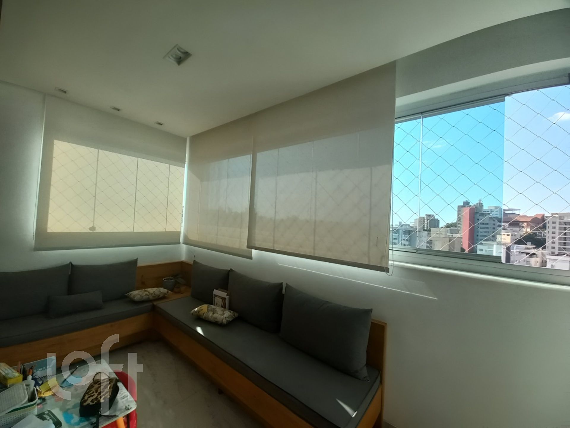 Apartamento à venda com 3 quartos, 86m² - Foto 2