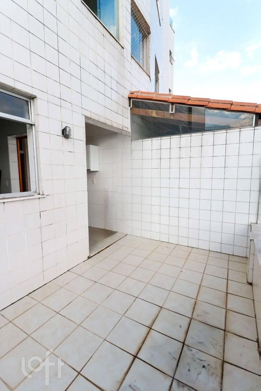 Apartamento à venda com 3 quartos, 130m² - Foto 2