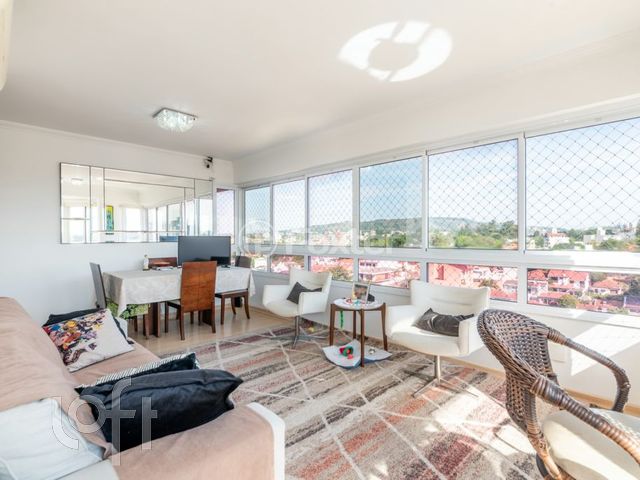 Apartamento com 110m², 3 dormitórios, 1 suíte, 3 vagas, Vila Ipiranga em Porto Alegre
