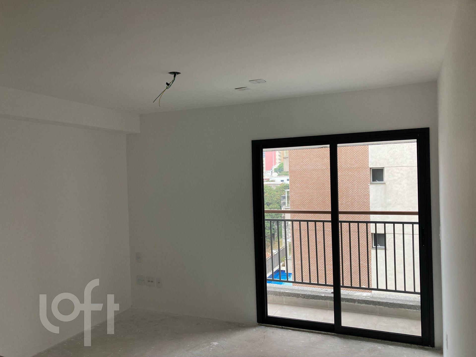 Apartamento à venda com 1 quarto, 27m² - Foto 2