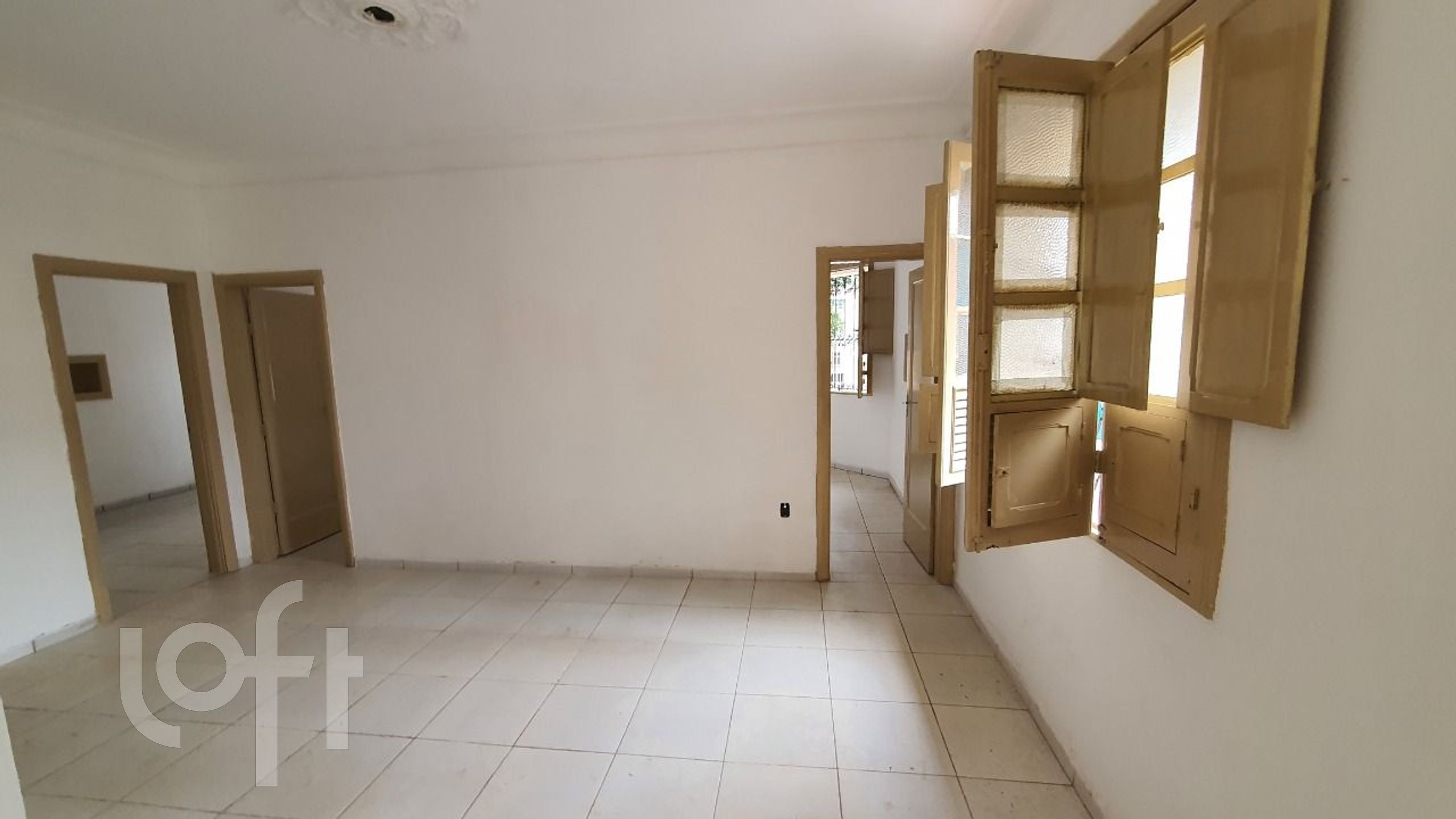 Casa à venda com 5 quartos, 320m² - Foto 1