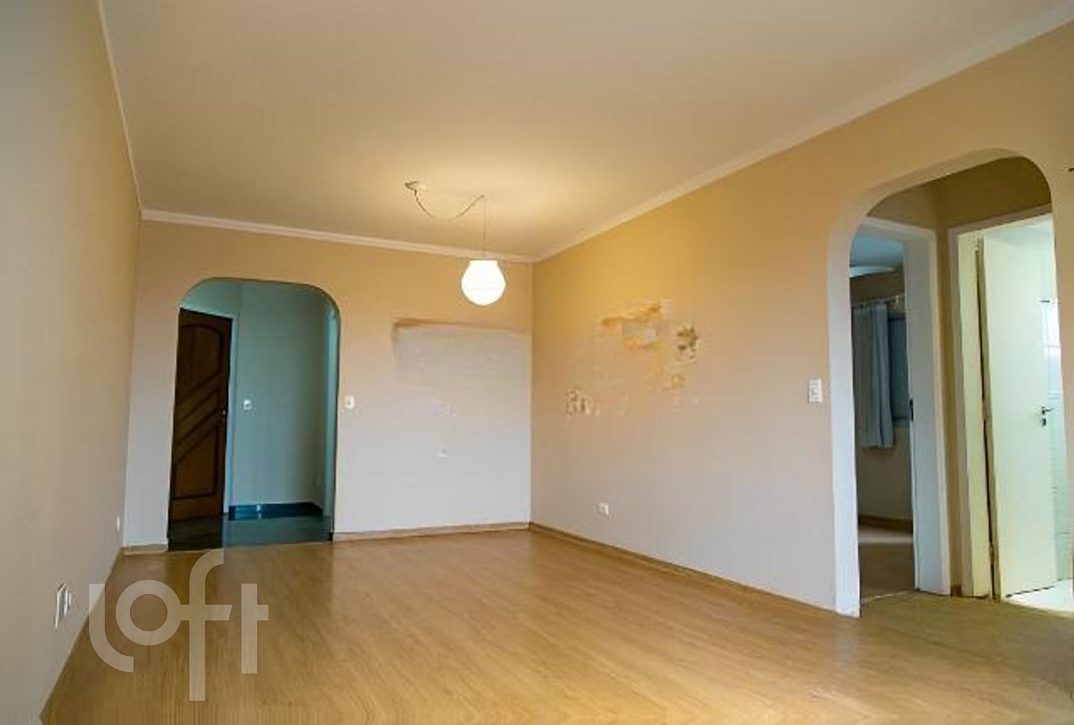 Apartamento à venda com 2 quartos, 70m² - Foto 2