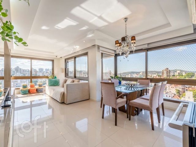 Apartamento com 95m², 2 dormitórios, 2 suítes, 2 vagas, Petrópolis em Porto Alegre