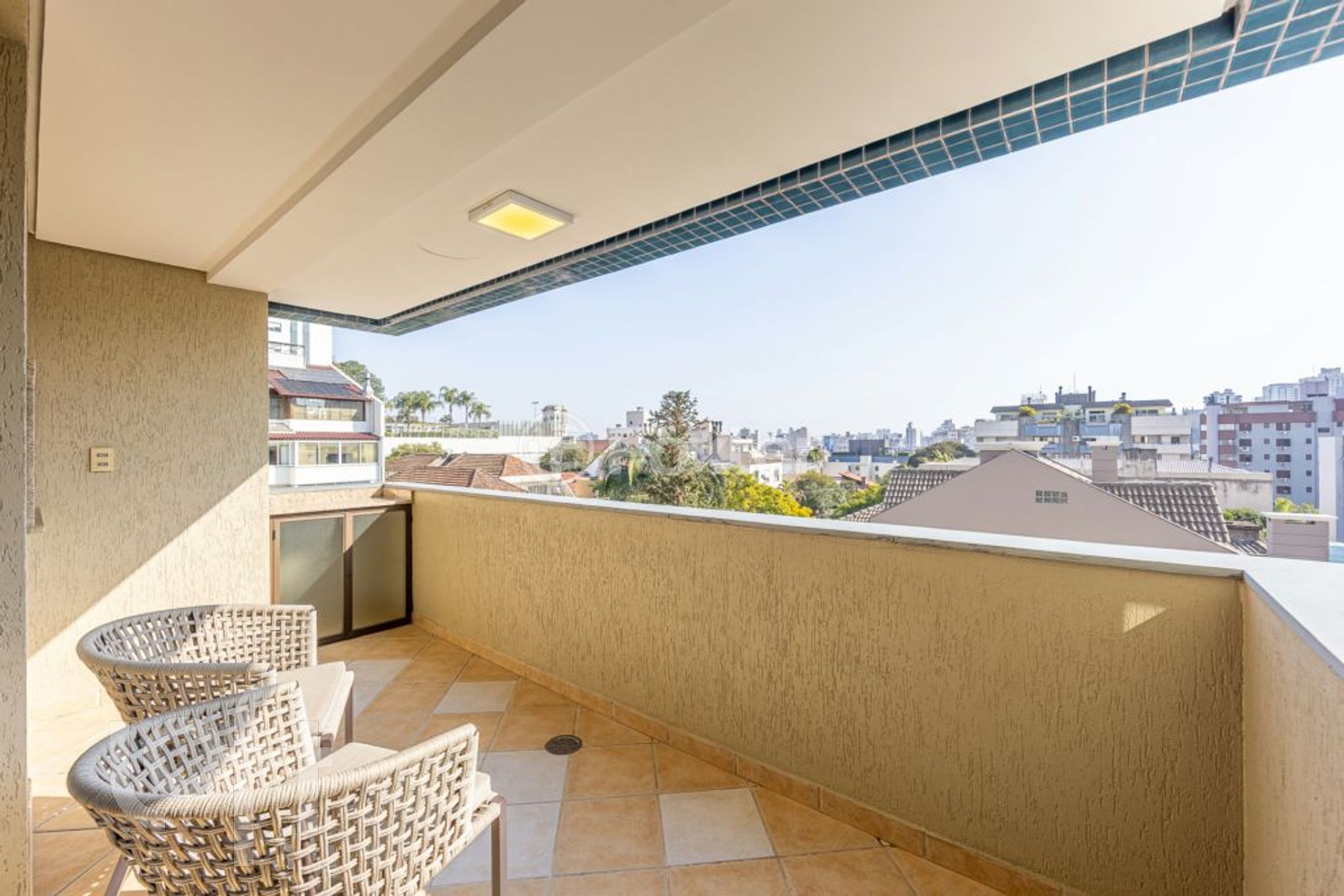 Apartamento com 96m², 3 dormitórios, 1 suíte, 2 vagas, Rio Branco em Porto Alegre