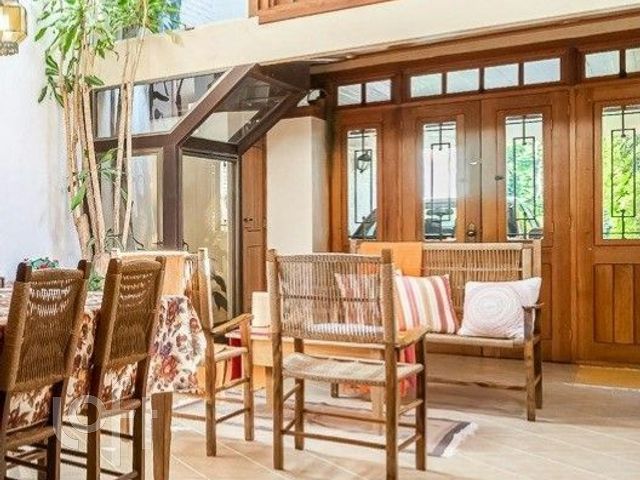 Casa com 400m², 3 dormitórios, 1 suíte, 4 vagas, Chácara das Pedras em Porto Alegre