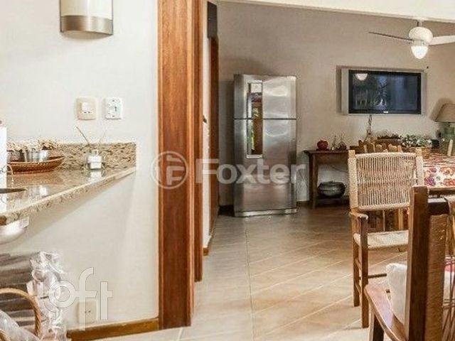 Casa com 400m², 3 dormitórios, 1 suíte, 4 vagas, Chácara das Pedras em Porto Alegre