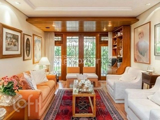 Casa com 400m², 3 dormitórios, 1 suíte, 4 vagas, Chácara das Pedras em Porto Alegre