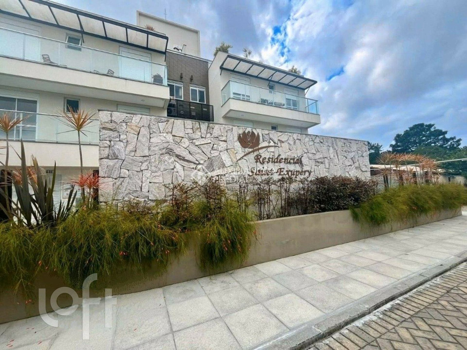 Apartamento à venda em Campeche Leste com 81 m², 3 quartos, 2 vagas