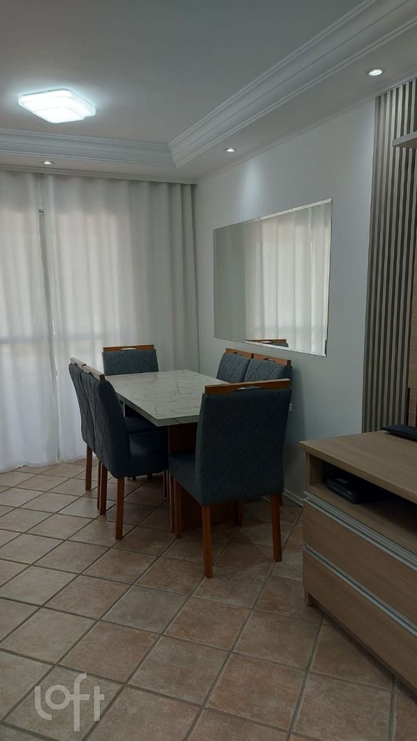 Apartamento à venda com 3 quartos, 70m² - Foto 2