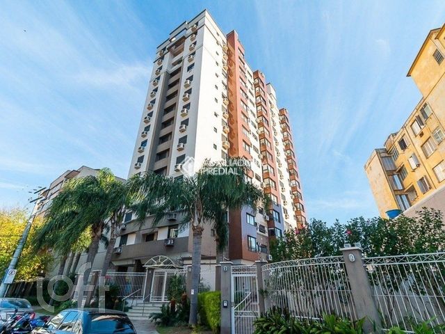 Apartamento com 84m², 2 dormitórios, 1 vaga, Floresta em Porto Alegre