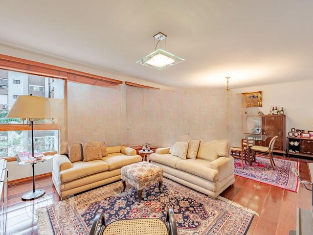 Apartamento com 277m², 3 dormitórios, 1 suíte, 1 vaga, Menino Deus em Porto Alegre